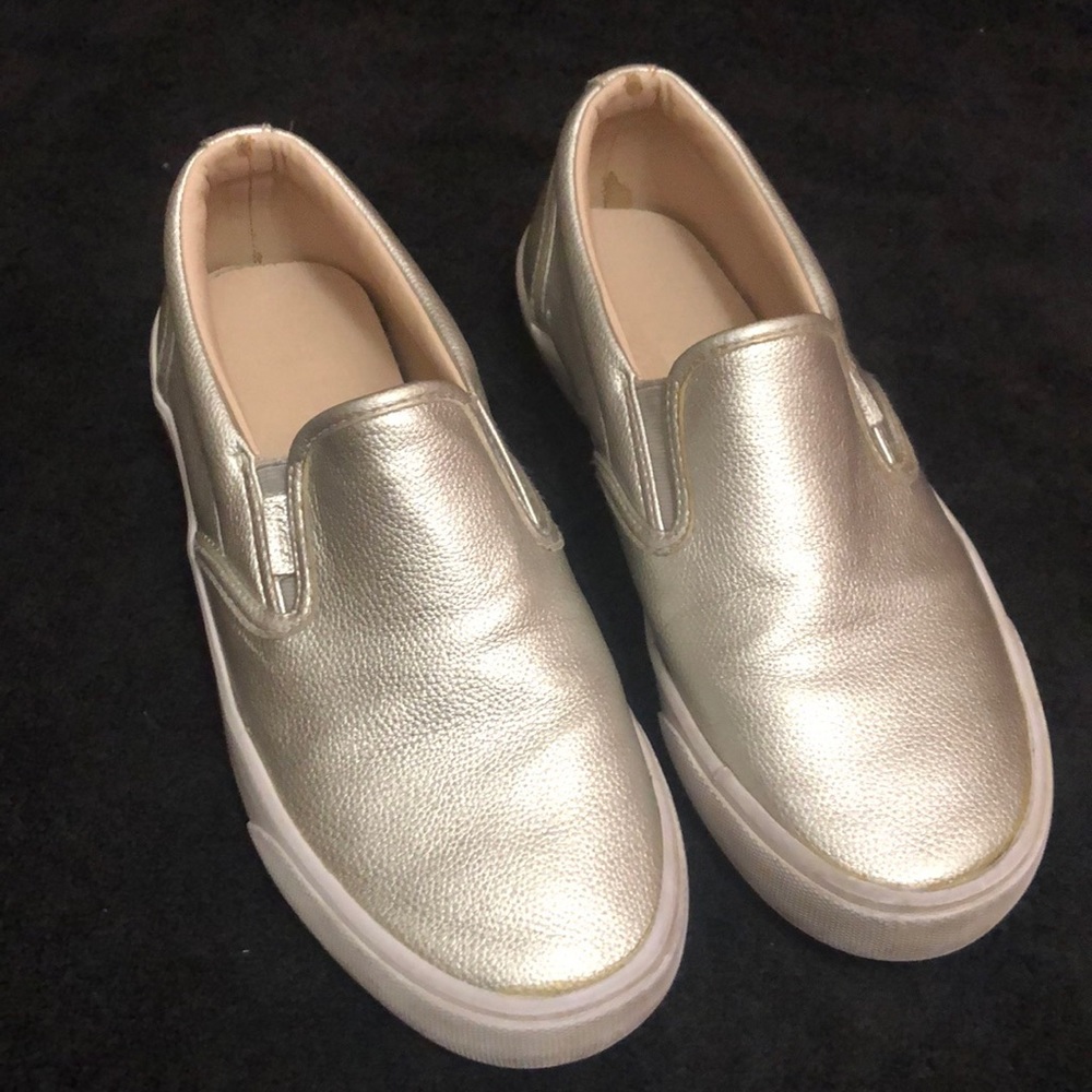 Lugz silver slide on shoe